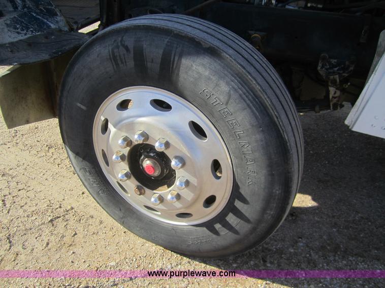 image for item B5606 1986 Freightliner FLC semi truck