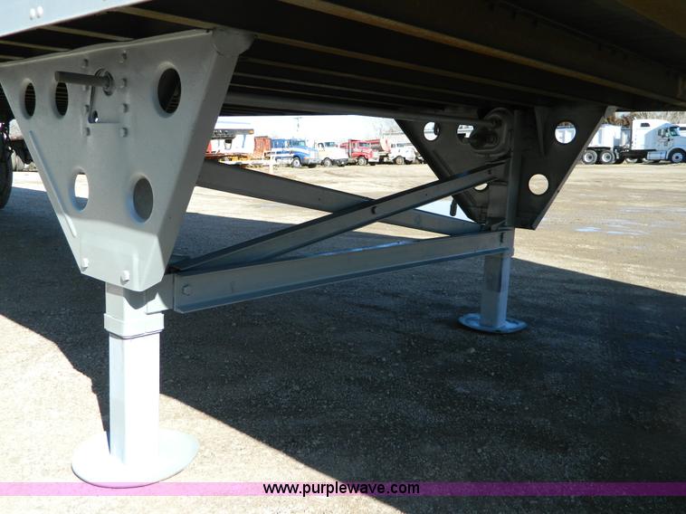 image for item D8758 2001 utility box van trailer