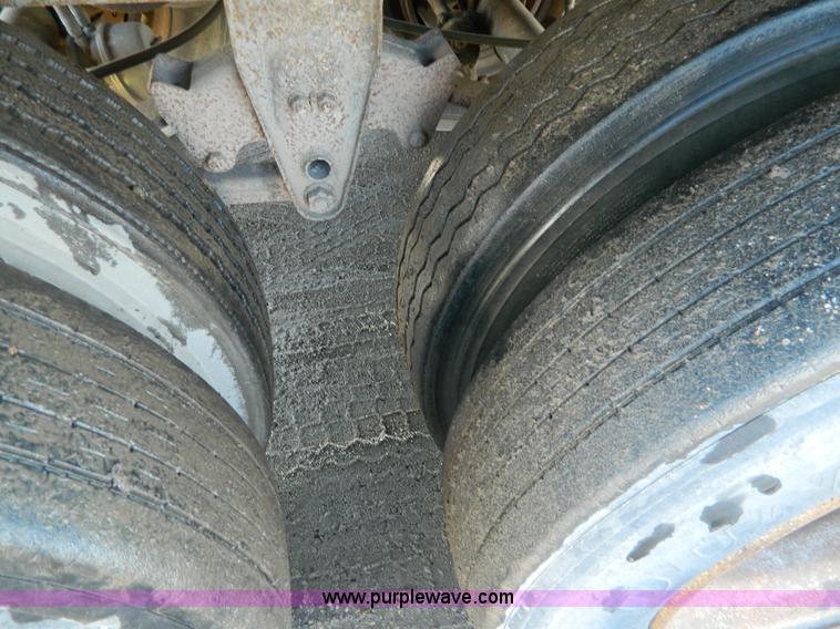 image for item D8760 1990 Trailmobile box van trailer