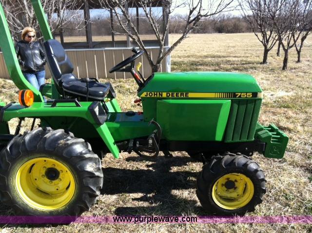 image for item A1847 John Deere 755 MFWD tractor