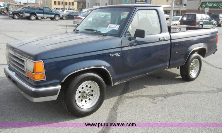 image for item A3457 1992 Ford Ranger XLT pickup truck