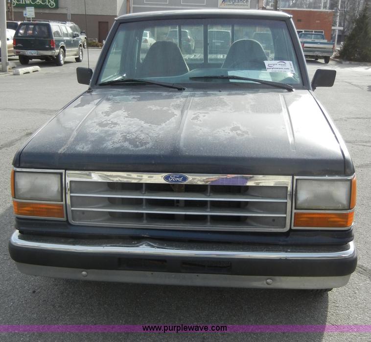 image for item A3457 1992 Ford Ranger XLT pickup truck