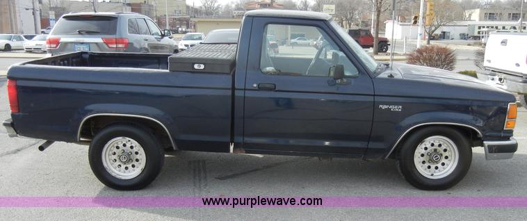 image for item A3457 1992 Ford Ranger XLT pickup truck