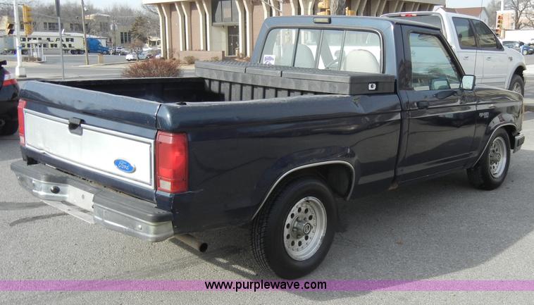 image for item A3457 1992 Ford Ranger XLT pickup truck