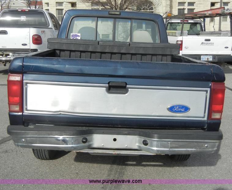 image for item A3457 1992 Ford Ranger XLT pickup truck