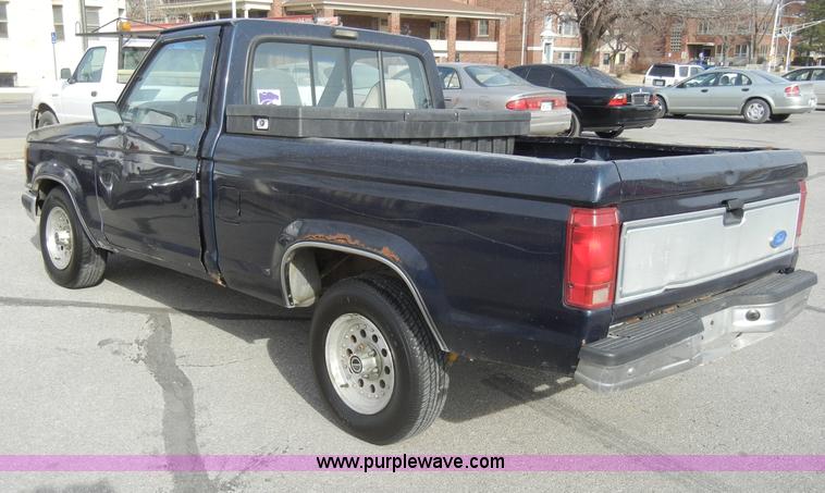 image for item A3457 1992 Ford Ranger XLT pickup truck