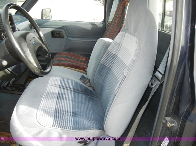 image for item A3457 1992 Ford Ranger XLT pickup truck