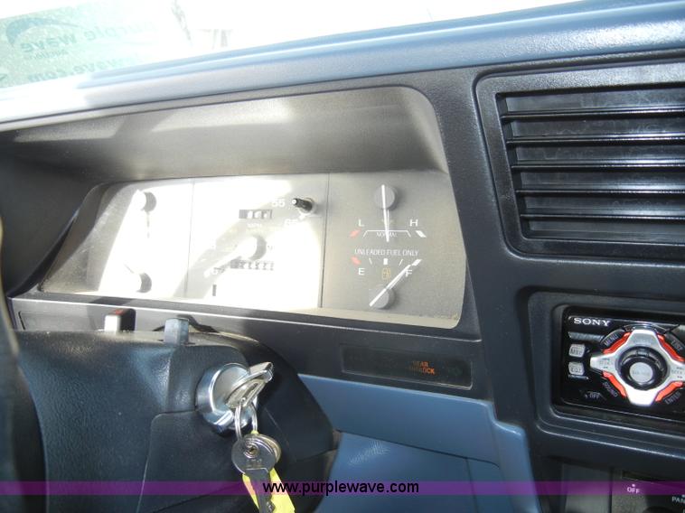 image for item A3457 1992 Ford Ranger XLT pickup truck