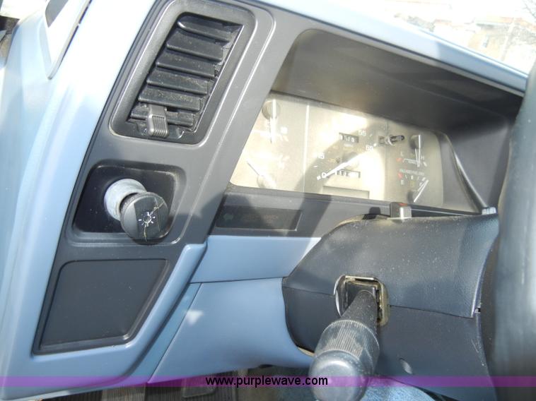 image for item A3457 1992 Ford Ranger XLT pickup truck