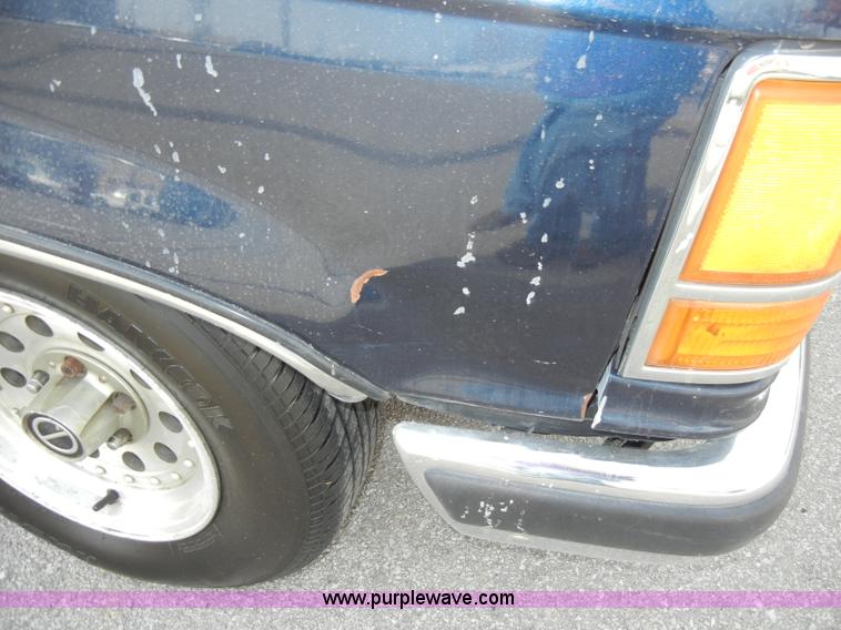 image for item A3457 1992 Ford Ranger XLT pickup truck