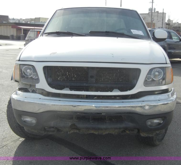 image for item A3460 2002 Ford F150 Lariat super crew pickup truck