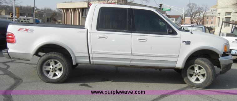 image for item A3460 2002 Ford F150 Lariat super crew pickup truck