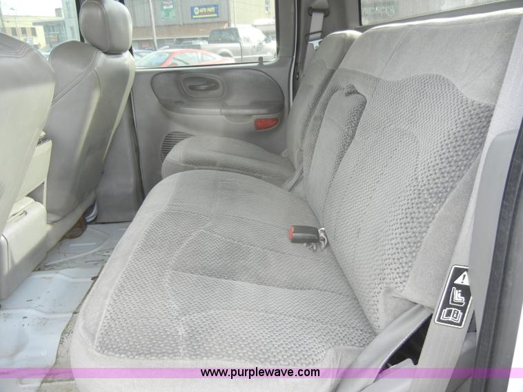 image for item A3460 2002 Ford F150 Lariat super crew pickup truck