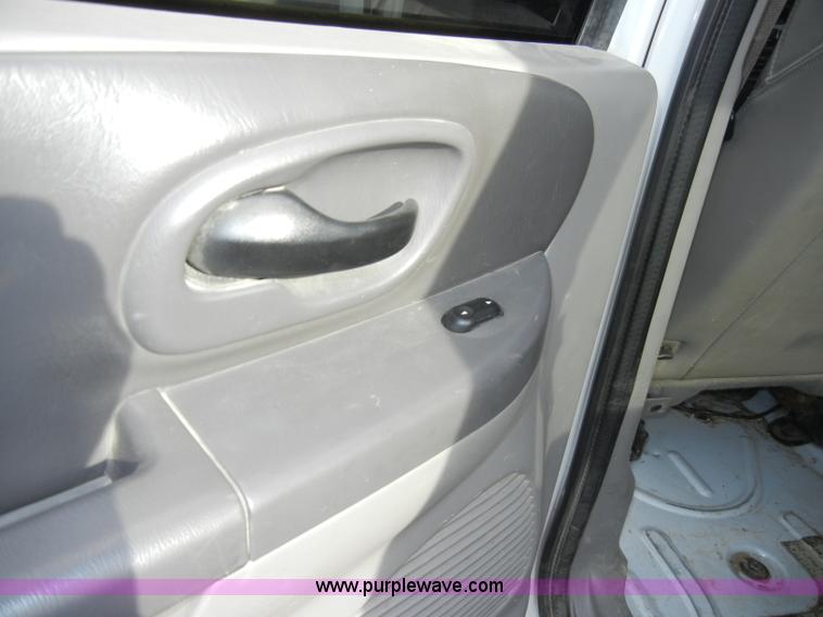 image for item A3460 2002 Ford F150 Lariat super crew pickup truck