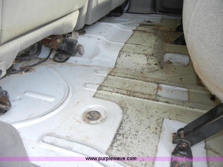 image for item A3460 2002 Ford F150 Lariat super crew pickup truck