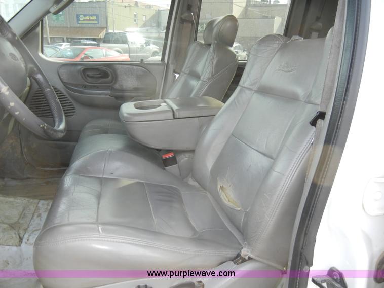 image for item A3460 2002 Ford F150 Lariat super crew pickup truck