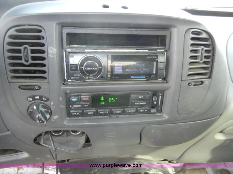 image for item A3460 2002 Ford F150 Lariat super crew pickup truck