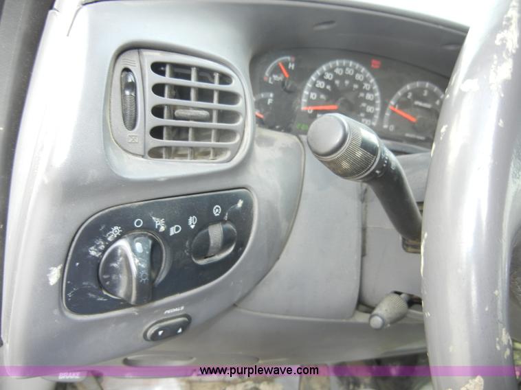 image for item A3460 2002 Ford F150 Lariat super crew pickup truck