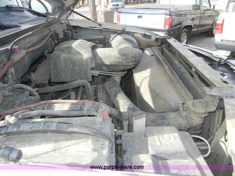 image for item A3460 2002 Ford F150 Lariat super crew pickup truck