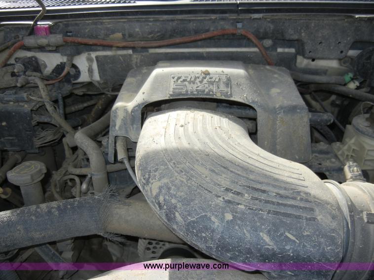 image for item A3460 2002 Ford F150 Lariat super crew pickup truck