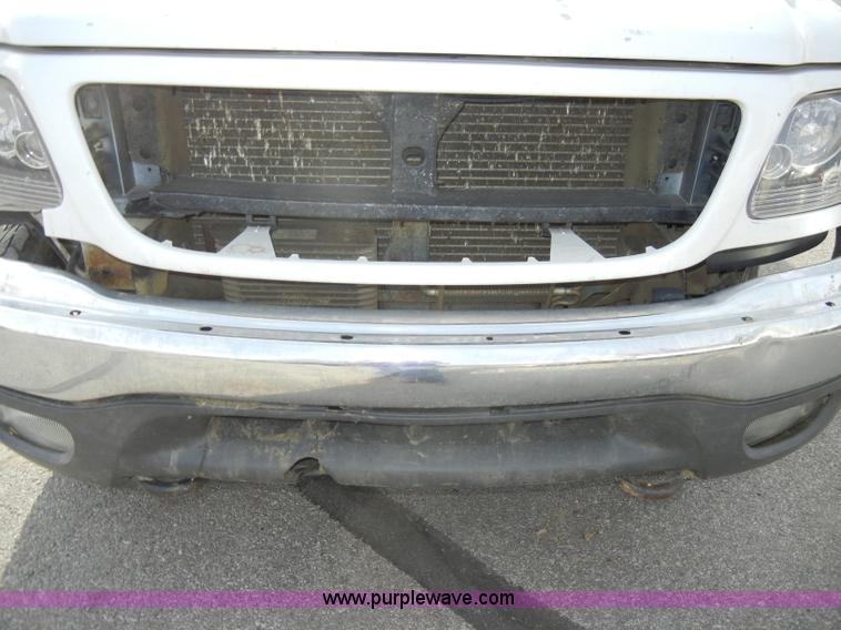 image for item A3460 2002 Ford F150 Lariat super crew pickup truck