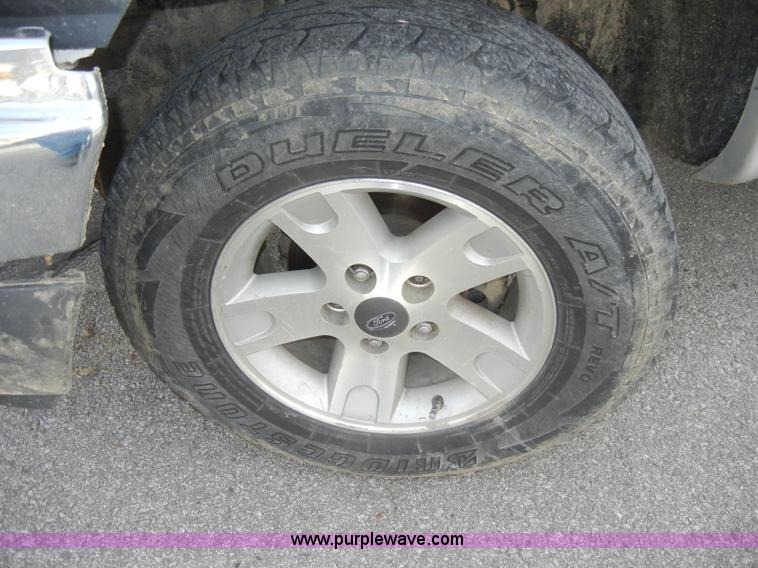 image for item A3460 2002 Ford F150 Lariat super crew pickup truck