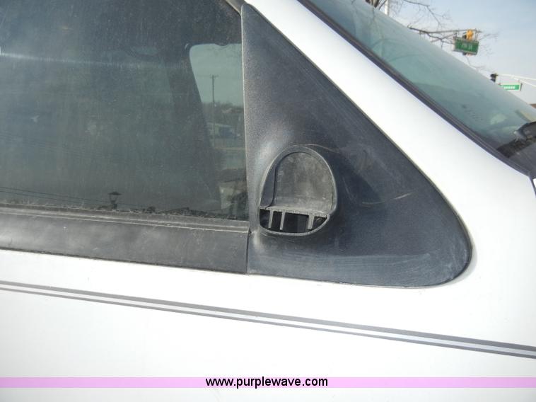 image for item A3460 2002 Ford F150 Lariat super crew pickup truck