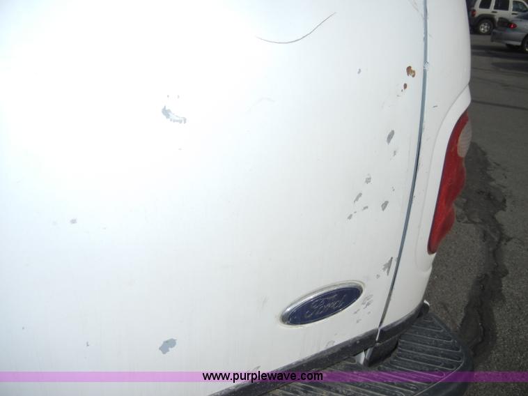 image for item A3460 2002 Ford F150 Lariat super crew pickup truck