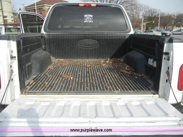 image for item A3460 2002 Ford F150 Lariat super crew pickup truck