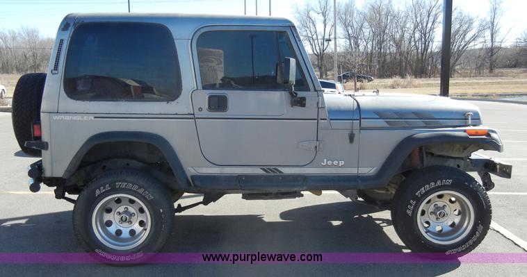 image for item A3467 1994 Jeep Wrangler SUV
