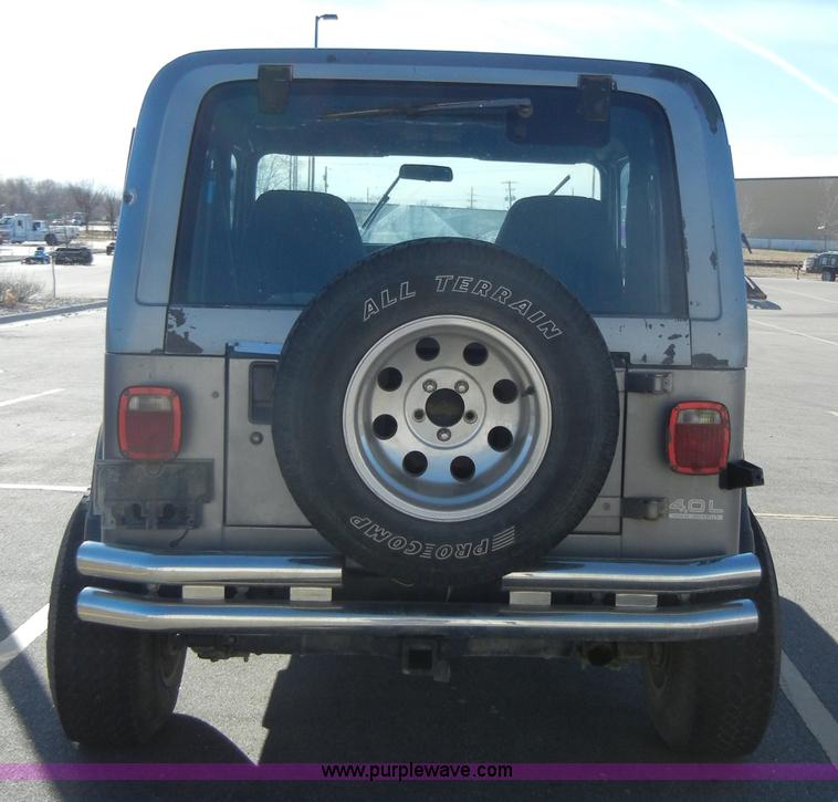 image for item A3467 1994 Jeep Wrangler SUV