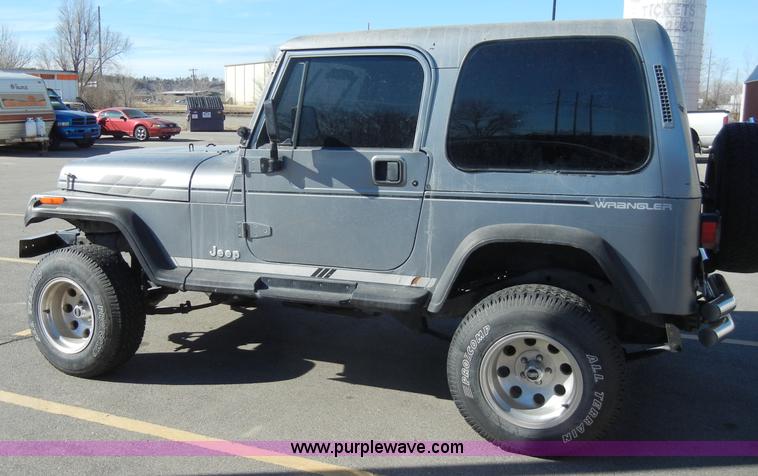 image for item A3467 1994 Jeep Wrangler SUV