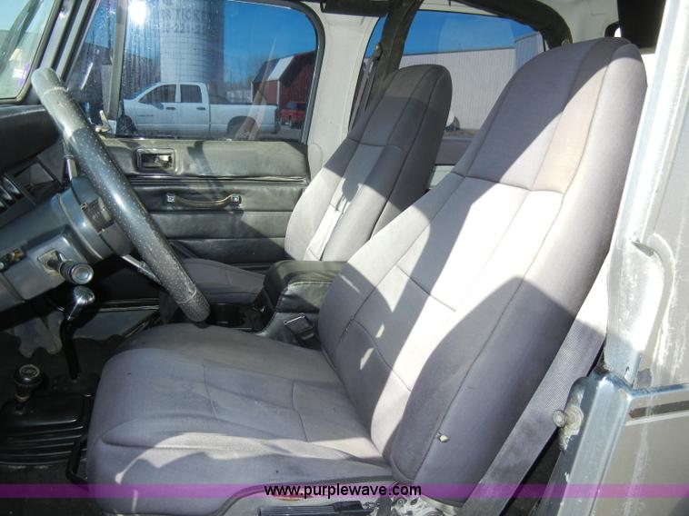 image for item A3467 1994 Jeep Wrangler SUV