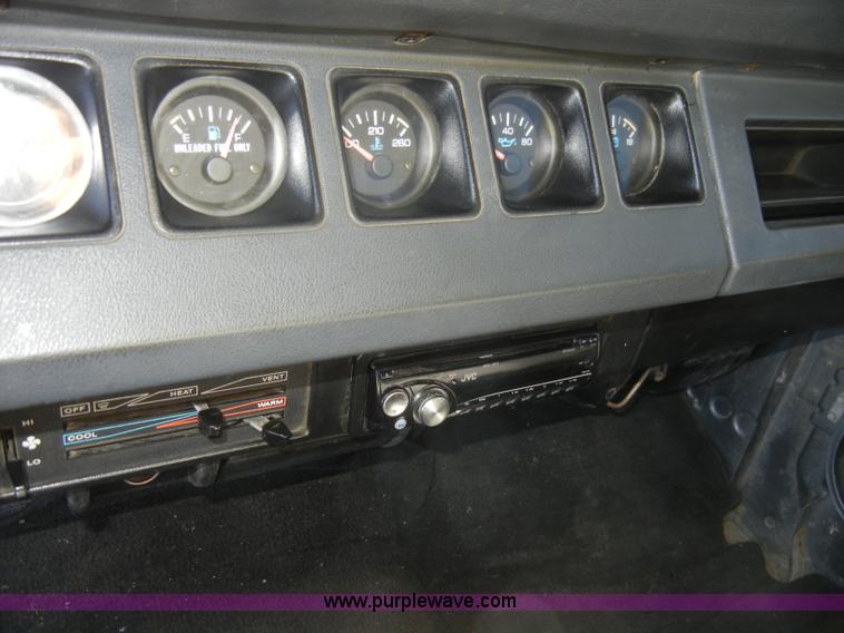 image for item A3467 1994 Jeep Wrangler SUV