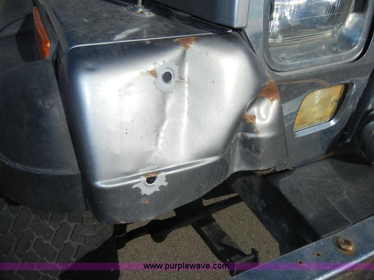 image for item A3467 1994 Jeep Wrangler SUV