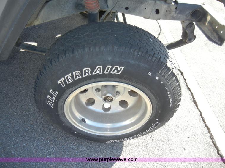 image for item A3467 1994 Jeep Wrangler SUV