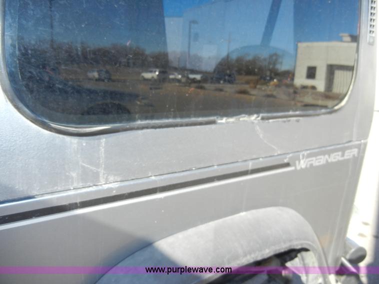 image for item A3467 1994 Jeep Wrangler SUV