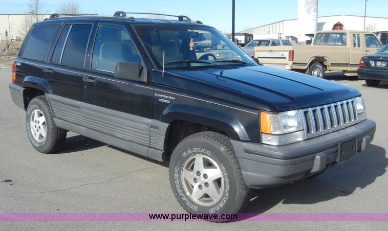 image for item A3468 1995 Jeep Grand Cherokee Laredo SUV