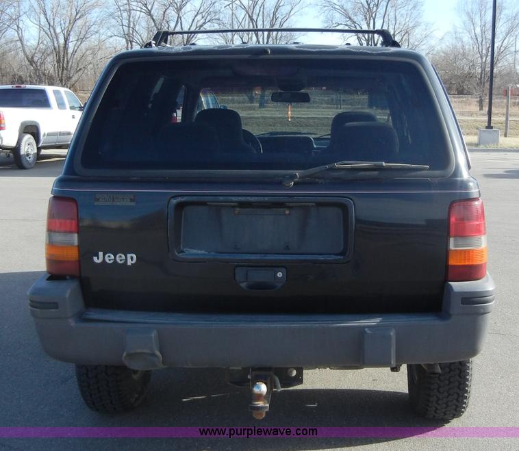 image for item A3468 1995 Jeep Grand Cherokee Laredo SUV