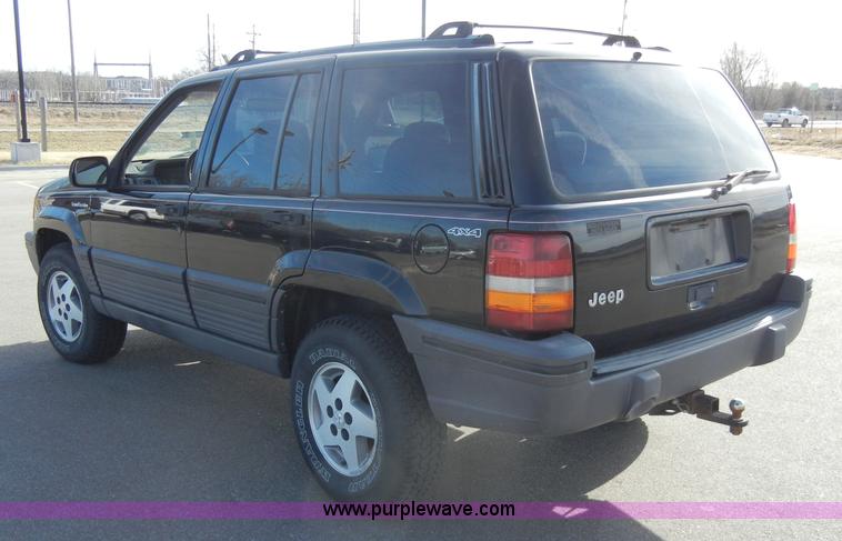 image for item A3468 1995 Jeep Grand Cherokee Laredo SUV