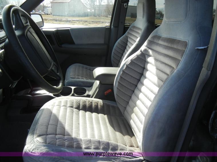 image for item A3468 1995 Jeep Grand Cherokee Laredo SUV