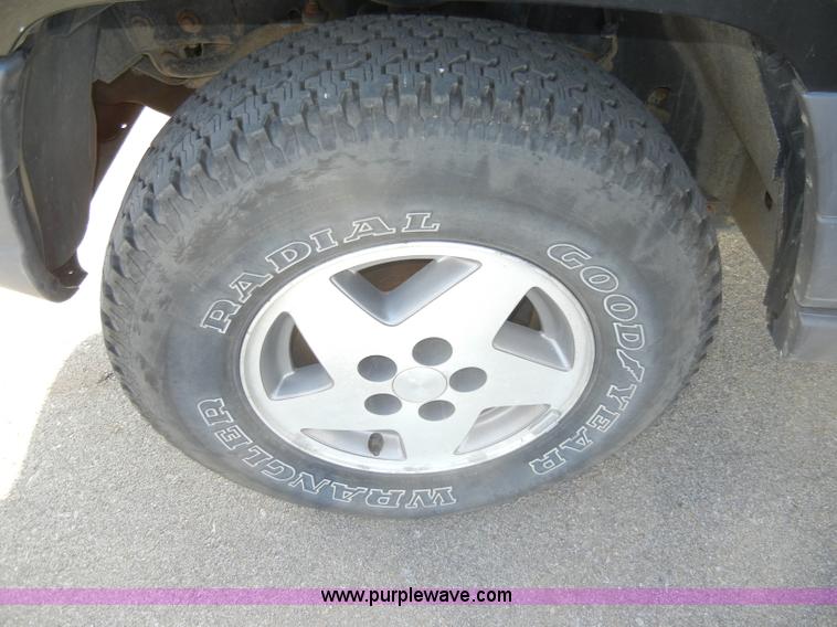 image for item A3468 1995 Jeep Grand Cherokee Laredo SUV