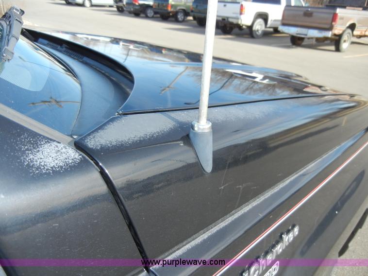 image for item A3468 1995 Jeep Grand Cherokee Laredo SUV