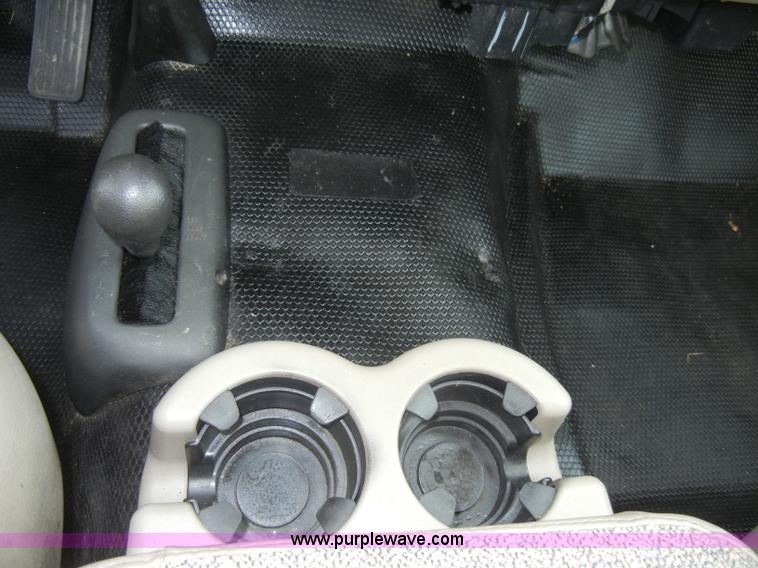 image for item A6702 2006 Chevrolet Silverado 1500 pickup truck