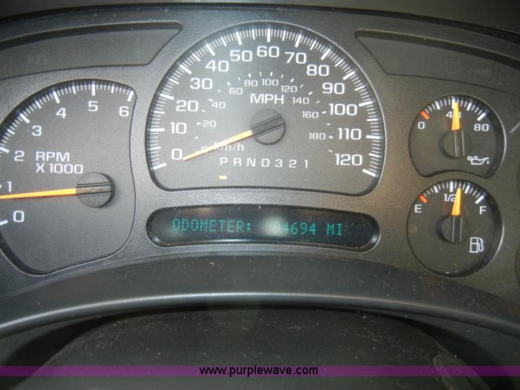 image for item A6702 2006 Chevrolet Silverado 1500 pickup truck