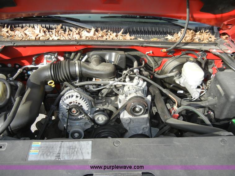 image for item A6702 2006 Chevrolet Silverado 1500 pickup truck