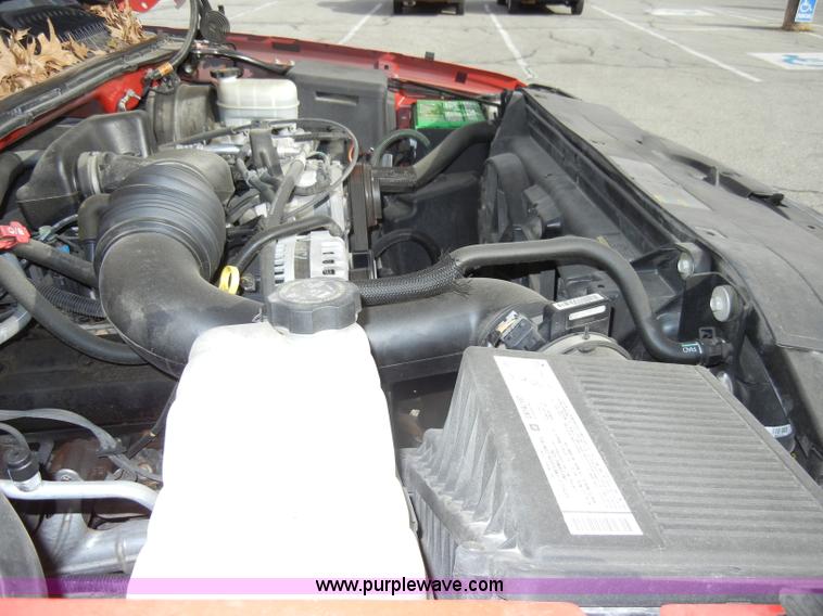 image for item A6702 2006 Chevrolet Silverado 1500 pickup truck