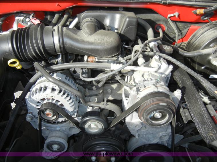 image for item A6702 2006 Chevrolet Silverado 1500 pickup truck