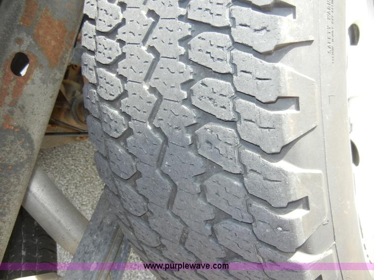 image for item A6702 2006 Chevrolet Silverado 1500 pickup truck