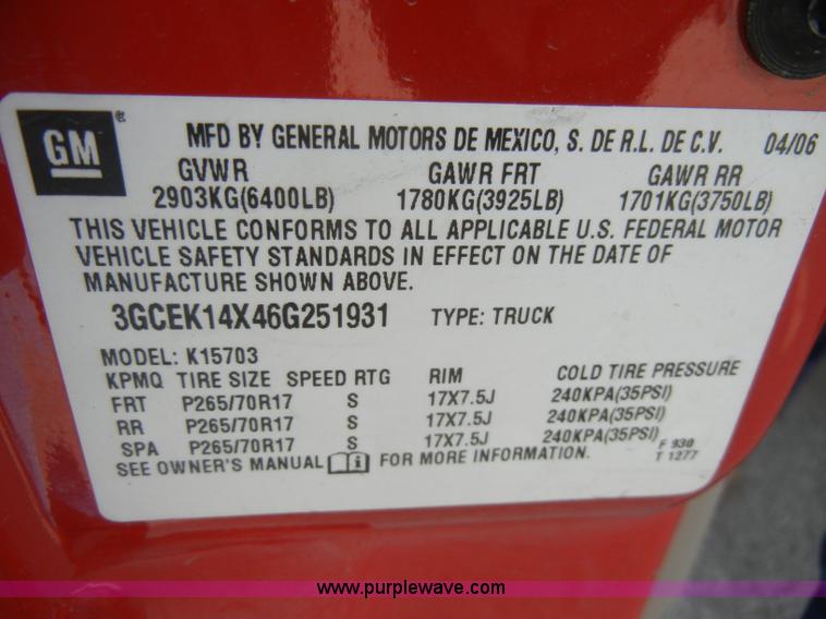 image for item A6702 2006 Chevrolet Silverado 1500 pickup truck